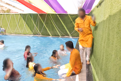 Pool Party photo 3